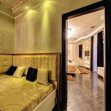 Chateau Rond Boutique Órma