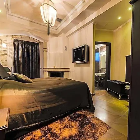 Chateau Rond Boutique