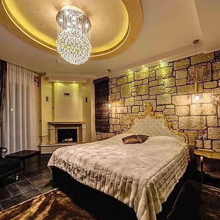 Chateau Rond Boutique