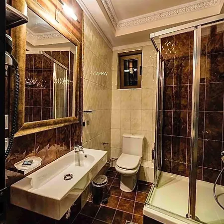 Chateau Rond Boutique
